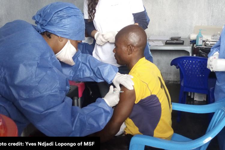 A medical worker administers the vaccine to a clinical trial participant. Credit: Yves Ndjadi Lopongo, MSF